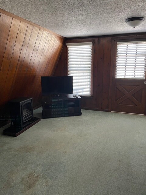 Building Photo - 16 Holland Dr