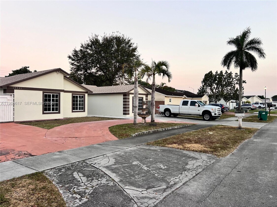 Building Photo - 19541 NW 57th Ct