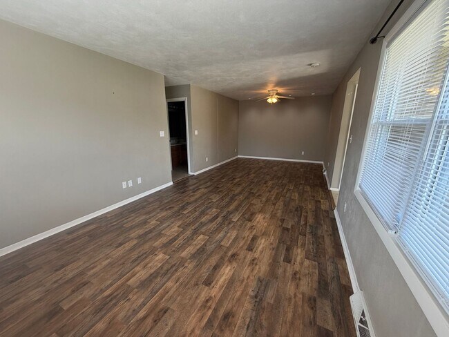 Foto del edificio - 3106-3108 W Westport