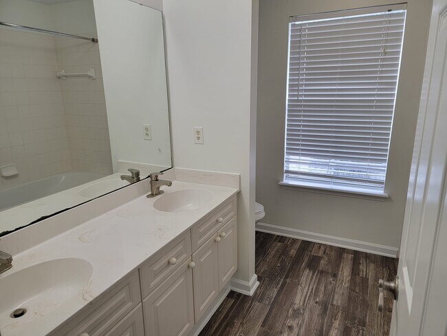 Foto del edificio - 6319 Endelstow Ln