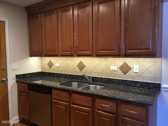 Foto del edificio - 5031 N East River Rd