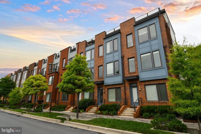 Building Photo - 16301 Columbus Ave