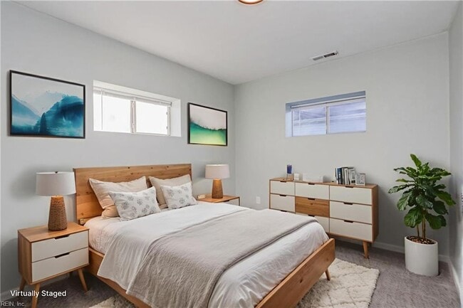 Building Photo - 1447 W 40th St