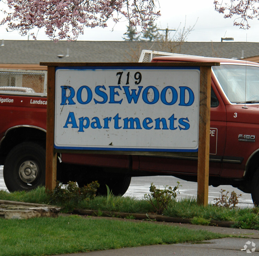 Foto del edificio - Rosewood Apartments