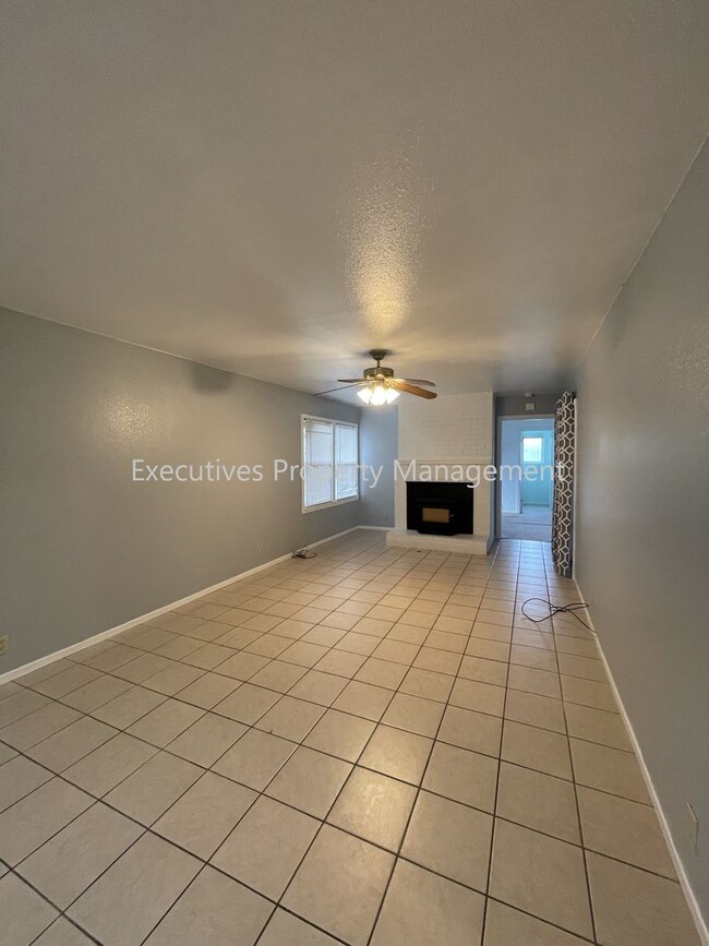 Building Photo - Home for rent in Atwater || 889 Grove Ave ...