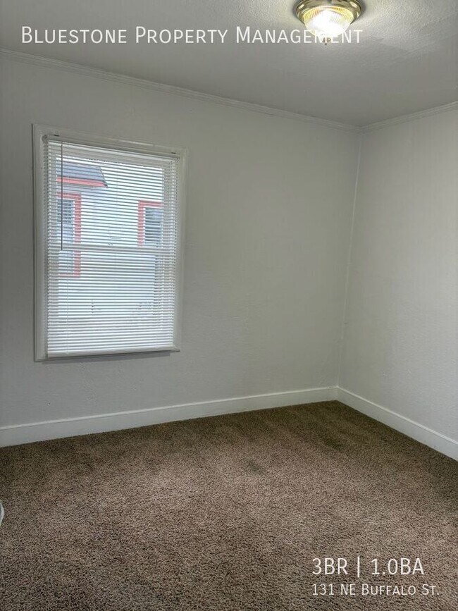 Foto del edificio - 131 NE Buffalo St