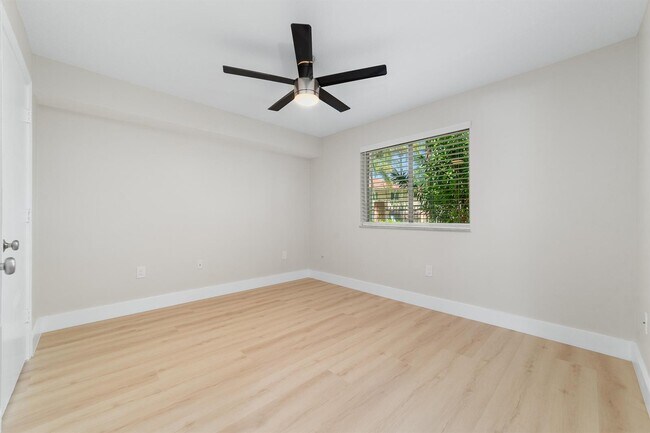 Foto del edificio - 3750 N Jog Rd
