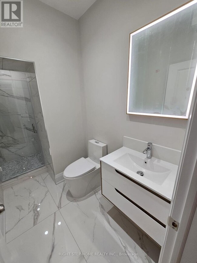 Building Photo - 41 Sugarbush Square