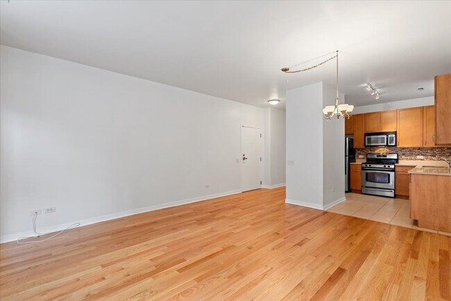 Building Photo - 1022 S Racine Ave