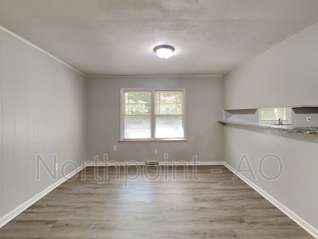Building Photo - 9291 Westview Dr SW