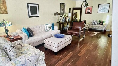 Building Photo - 2801 N Palm Aire Dr