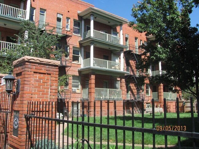 Foto del edificio - 1376 Pearl St