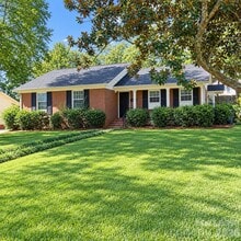 Building Photo - 7500 Thorncliff Dr