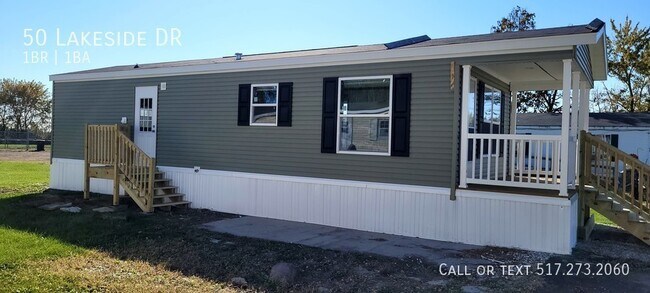 Building Photo - Brand New Front Porch Model Mobile Home