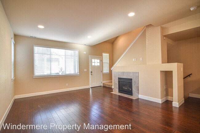 Building Photo - 3 br, 2.5 bath House - 14519 16th Park W #A