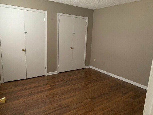 Foto del edificio - 1719 Ridge Oak Pl