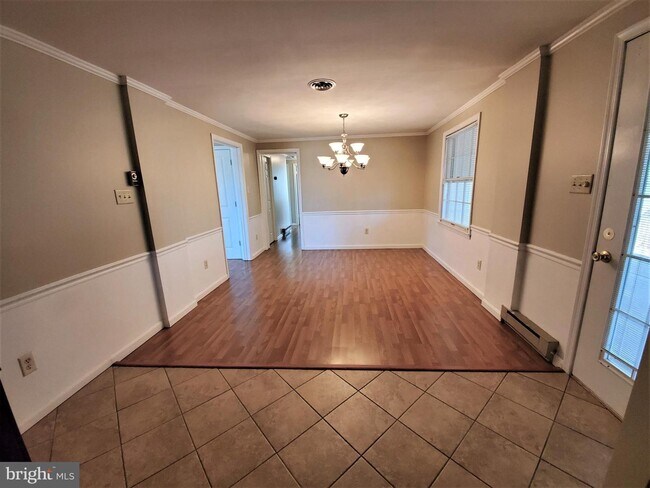 Building Photo - 206 Della Ln
