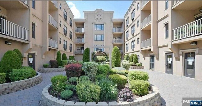 Foto del edificio - 8915 Bergenwood Ave