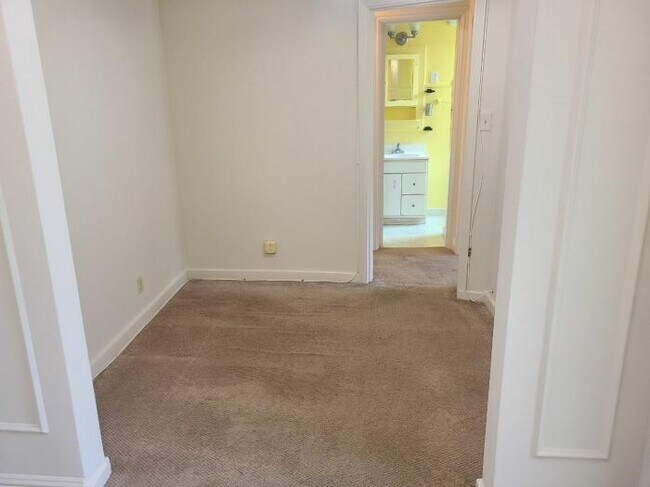 Building Photo - 1 bedroom in San Francisco CA 94116