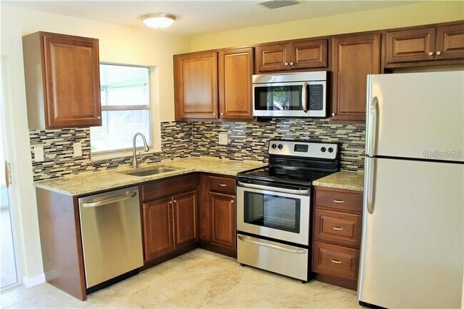 Building Photo - 7847 Putnam Cir