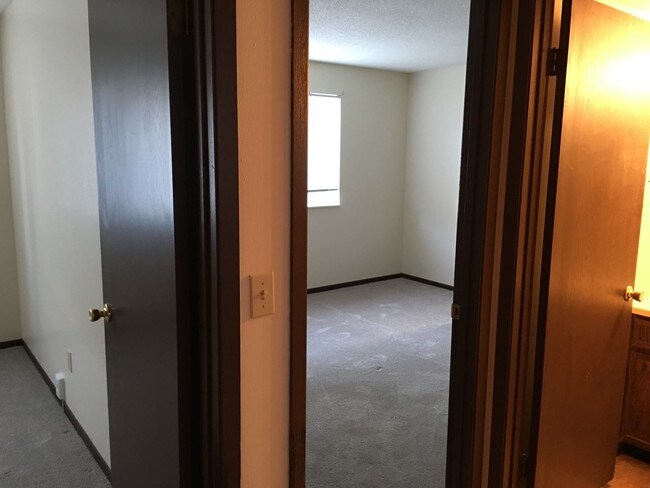 Building Photo - 25 Southwinds Cir