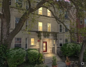 Building Photo - 6233 S Woodlawn Ave