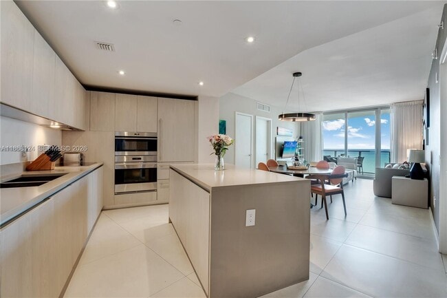 Building Photo - 4111 S Ocean Dr
