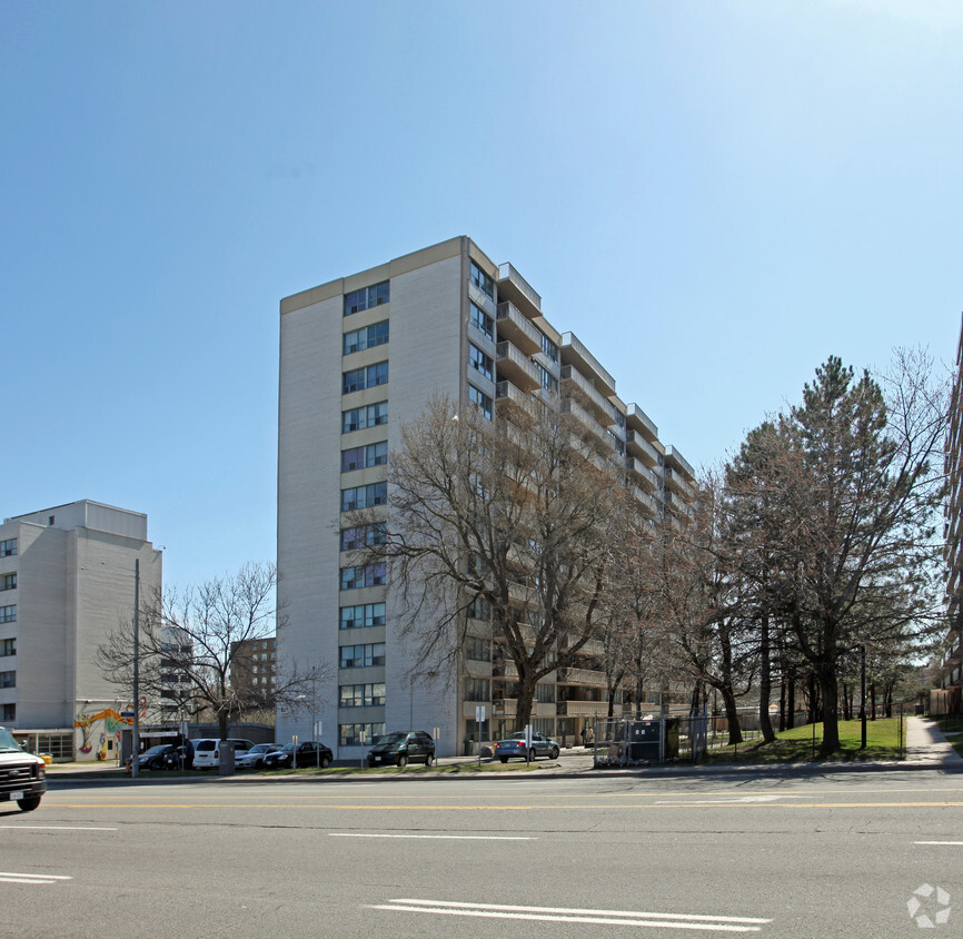 Building Photo - Eglinton Markham