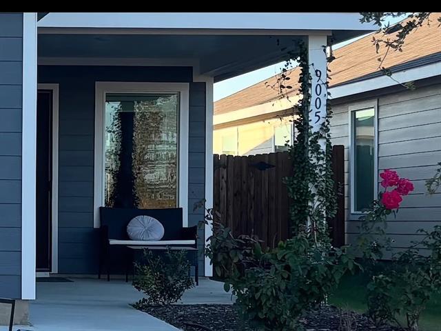 Foto del edificio - 9005 Thrasher Trl