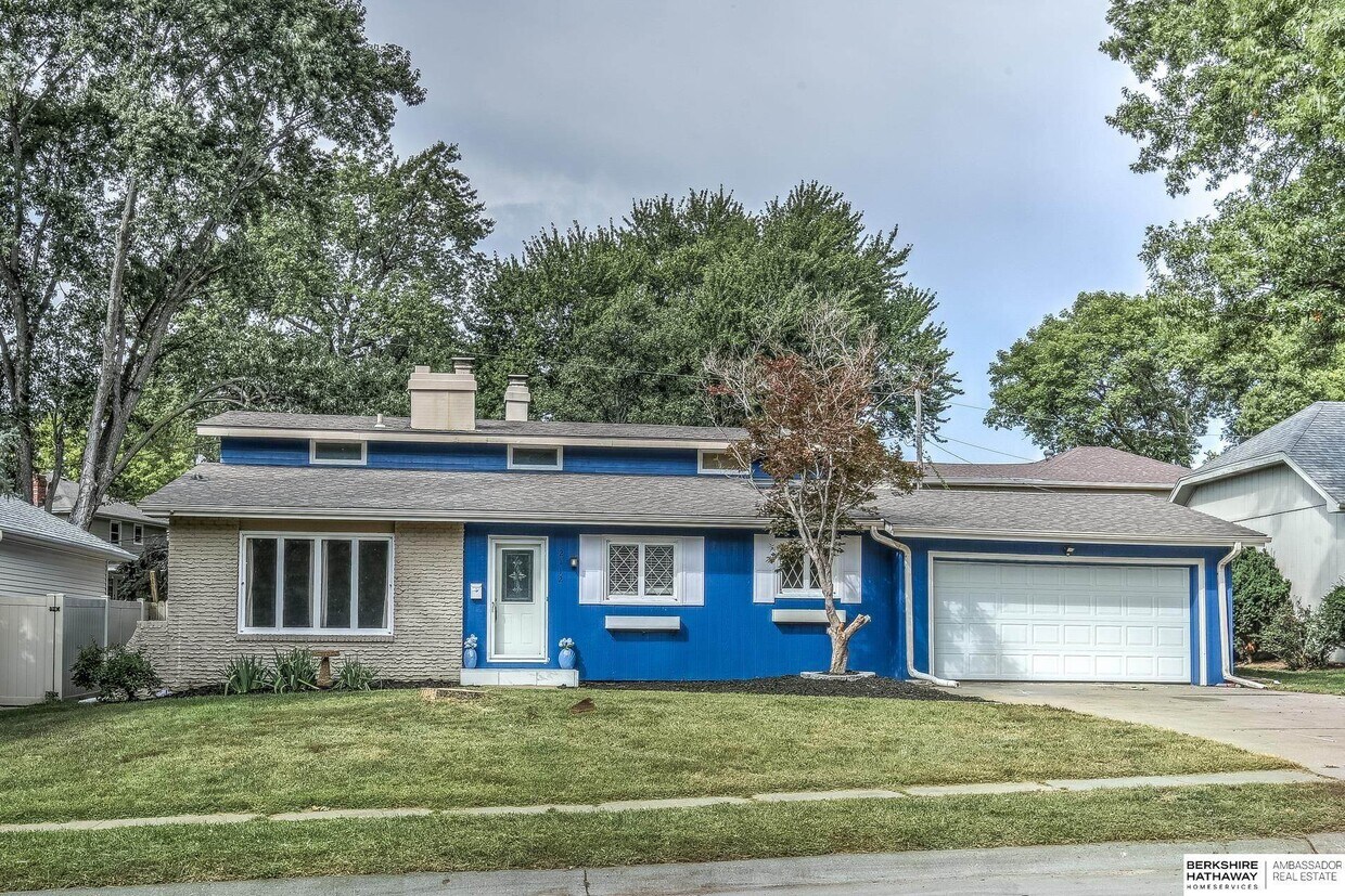 2112 S 133rd Ave, Omaha, NE 68144 House Rental in Omaha, NE