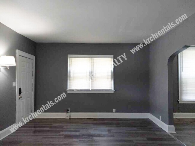 Building Photo - Cozy 2-Bed 1-Bath Home in North Toledo