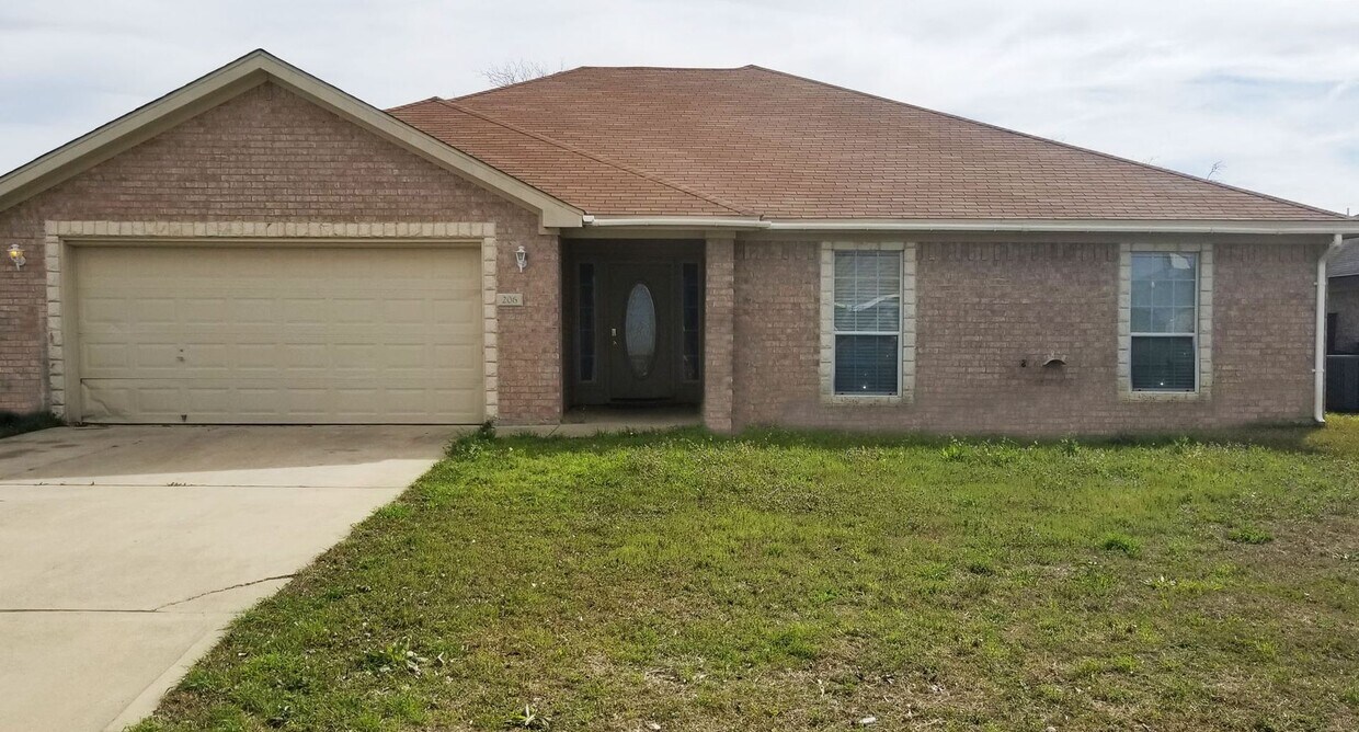 Foto principal - 206 Nolan Ridge Dr