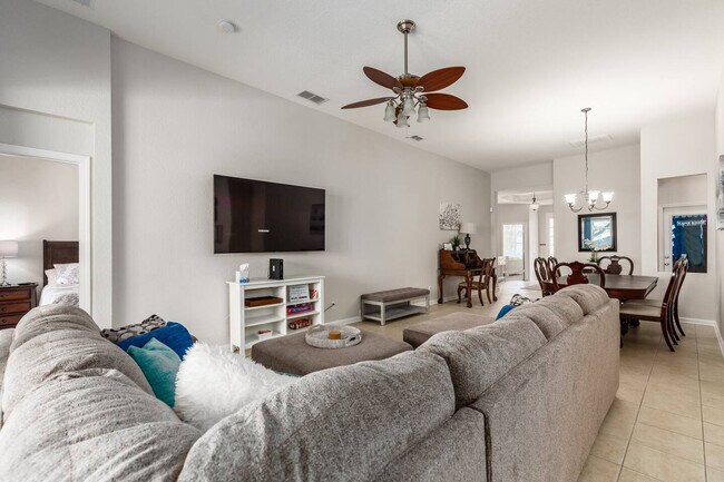 Foto del edificio - 7782 Basnett Cir