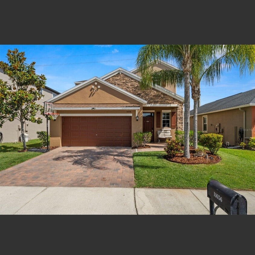 Primary Photo - 11656 Lake Blvd
