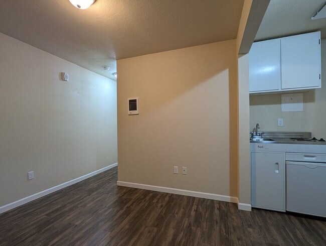 Foto del edificio - Great 1-bedroom, 1-Bath Apartment In Springfield With On-site Laundry!
