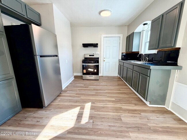 Foto del edificio - 729 S 39th St