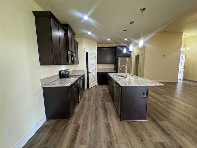 Building Photo - Great home for rent in Quincy!!!