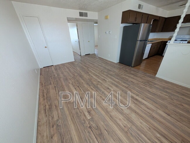 Building Photo - 95 Darlene Rd SE