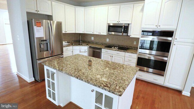 Foto del edificio - 7228 Fair Oak Dr