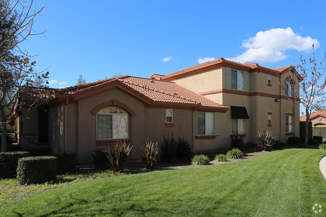 Building Photo - Paseo Villas Apartments