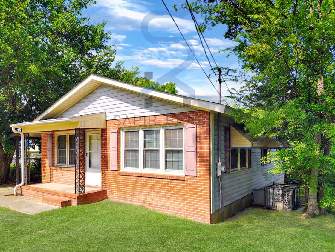 Primary Photo - 2181 Mason St
