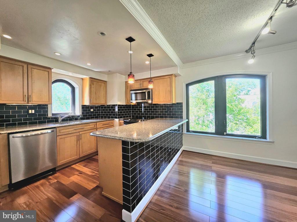 Foto principal - 1080 Wisconsin Ave NW