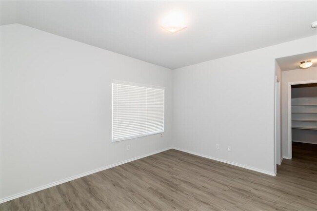 Foto del edificio - 8626 Middleton Oaks Cir