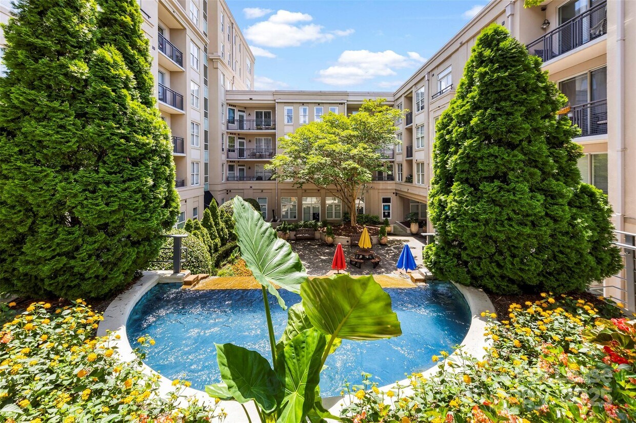 Foto principal - 1315 East Blvd