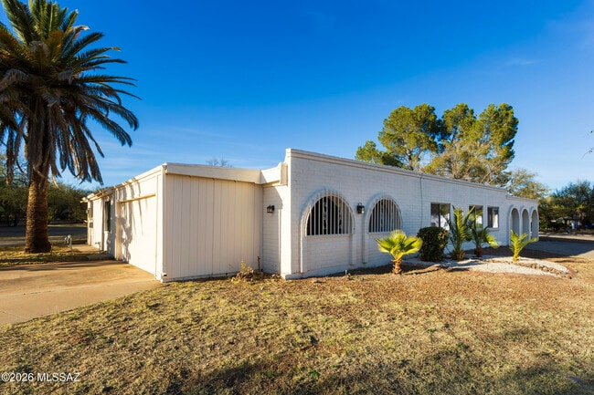 Foto del edificio - 1714 W Meadow Hills Dr