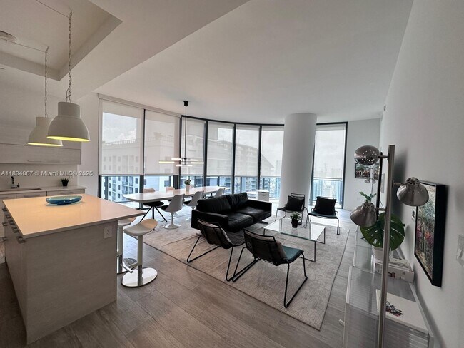 Foto del edificio - 45 SW 9th St