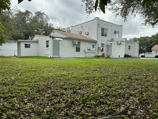 Foto del edificio - 7543 NW 3rd Ave