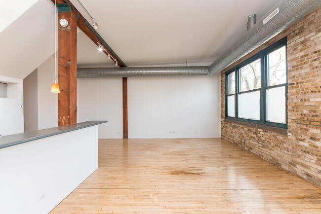 Building Photo - 932 W Wrightwood Ave