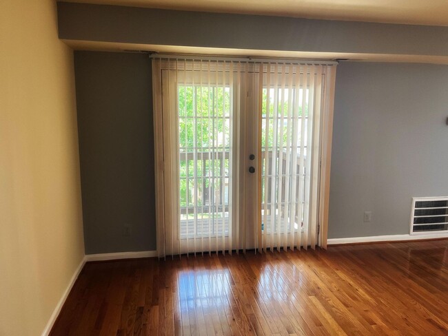 Foto del edificio - 1 bed 1 Bath Hyattsville MD