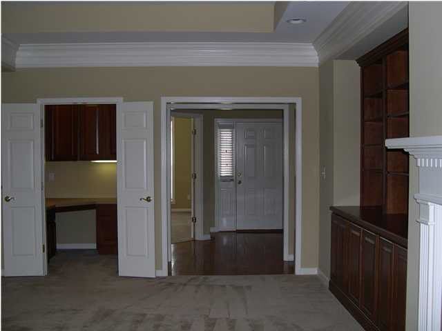 Foto del edificio - 943 Somerset Dr